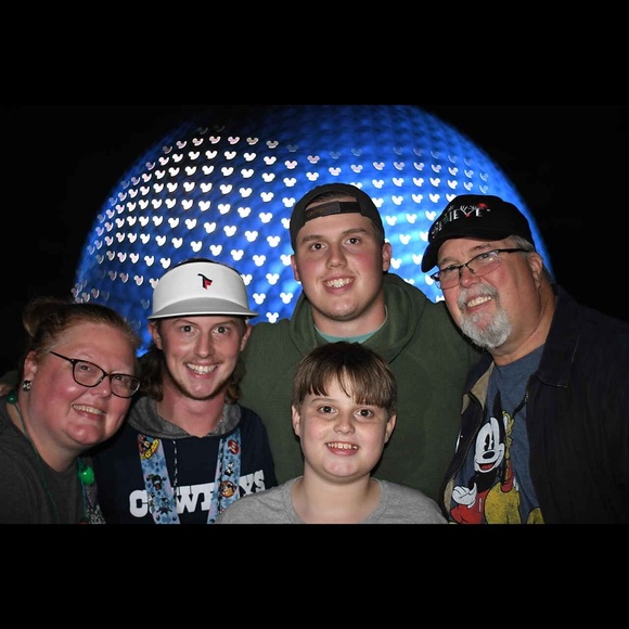 Meet your Posher, Patricia - Picture 1 of 3